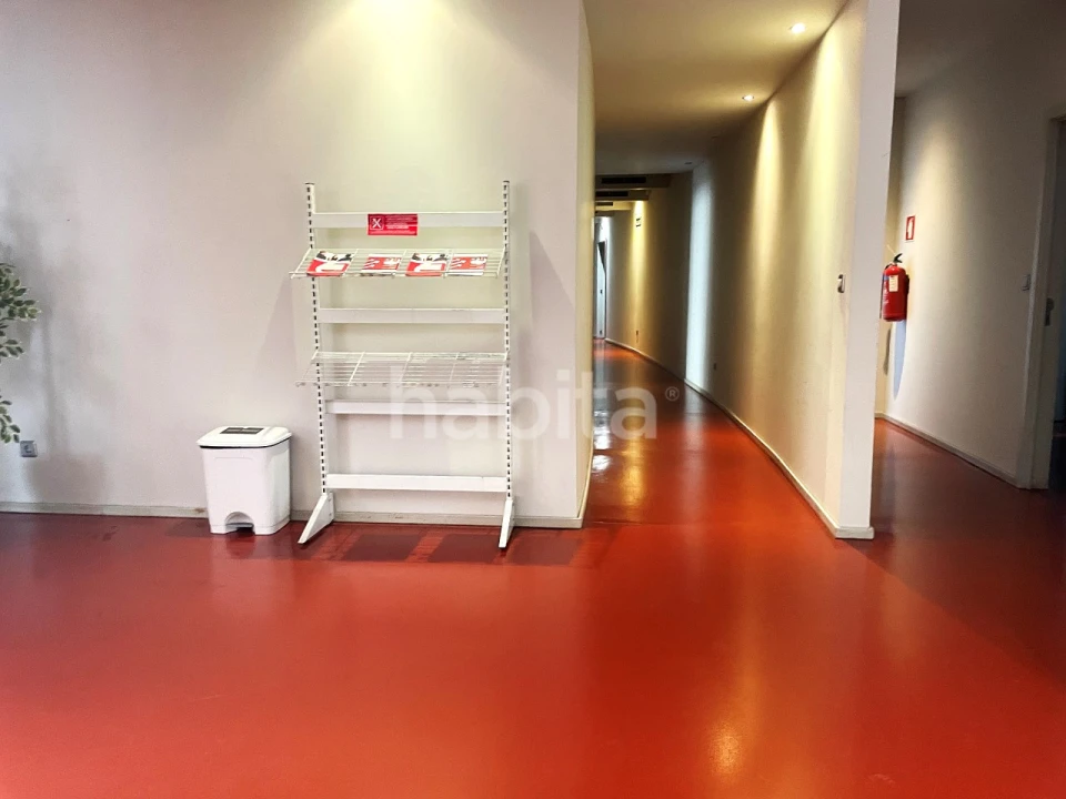 Escritório para Arrendamento em Lordelo do Ouro e Massarelos Foto 10