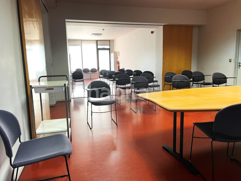 Escritório para Arrendamento em Lordelo do Ouro e Massarelos Foto 19