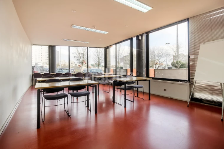 Escritório para Arrendamento em Lordelo do Ouro e Massarelos Foto 7