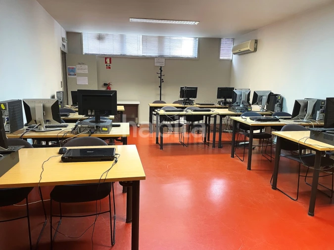 Escritório para Arrendamento em Lordelo do Ouro e Massarelos Foto 14
