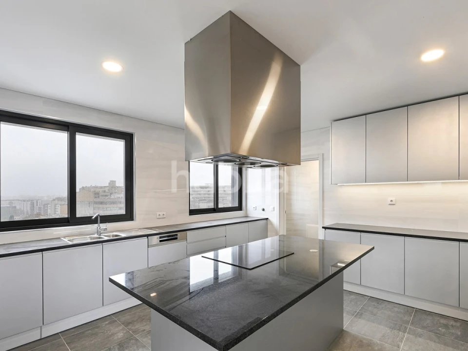 Apartamento T4 para Venda em Cedofeita, Santo Ildefonso, Sé, Miragaia, São Nicolau e Vitória Foto 3