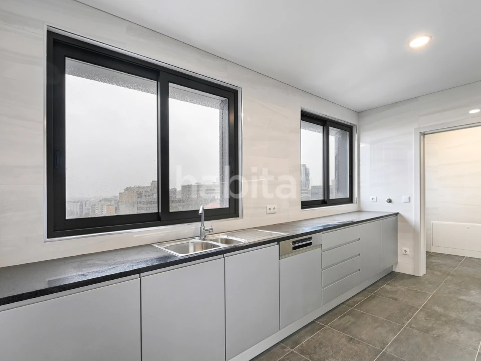 Apartamento T4 para Venda em Cedofeita, Santo Ildefonso, Sé, Miragaia, São Nicolau e Vitória Foto 4