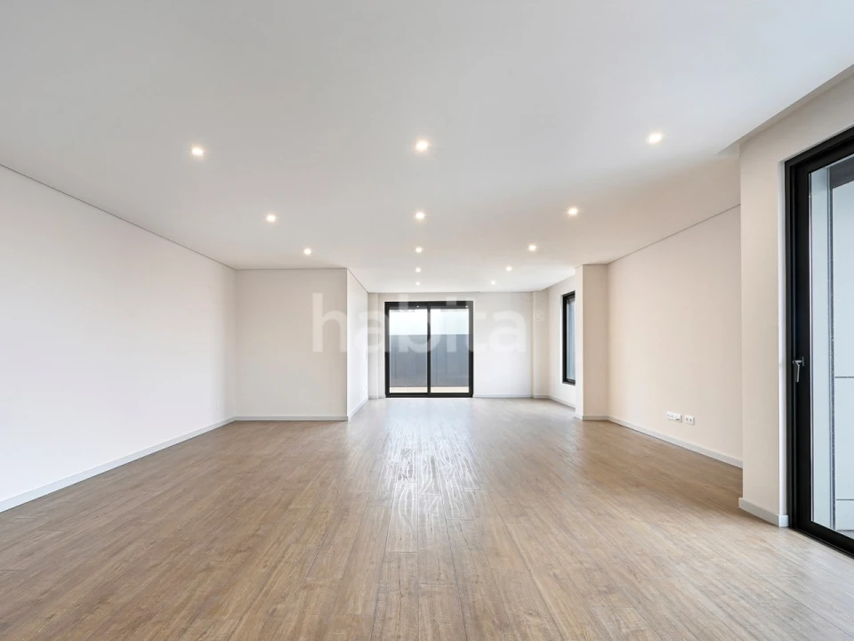 Apartamento T4 para Venda em Cedofeita, Santo Ildefonso, Sé, Miragaia, São Nicolau e Vitória Foto 7