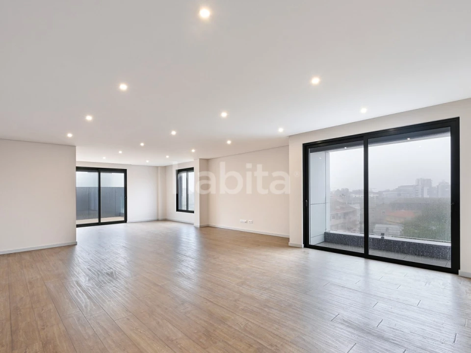 Apartamento T4 para Venda em Cedofeita, Santo Ildefonso, Sé, Miragaia, São Nicolau e Vitória Foto 8