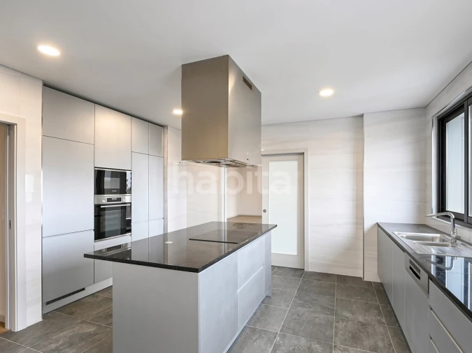 Apartamento T4 para Venda em Cedofeita, Santo Ildefonso, Sé, Miragaia, São Nicolau e Vitória Foto 5