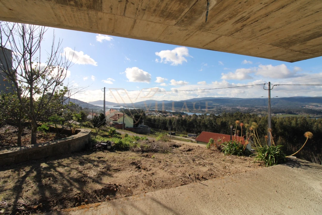 Moradia T4 para Venda em Loivo Foto 10