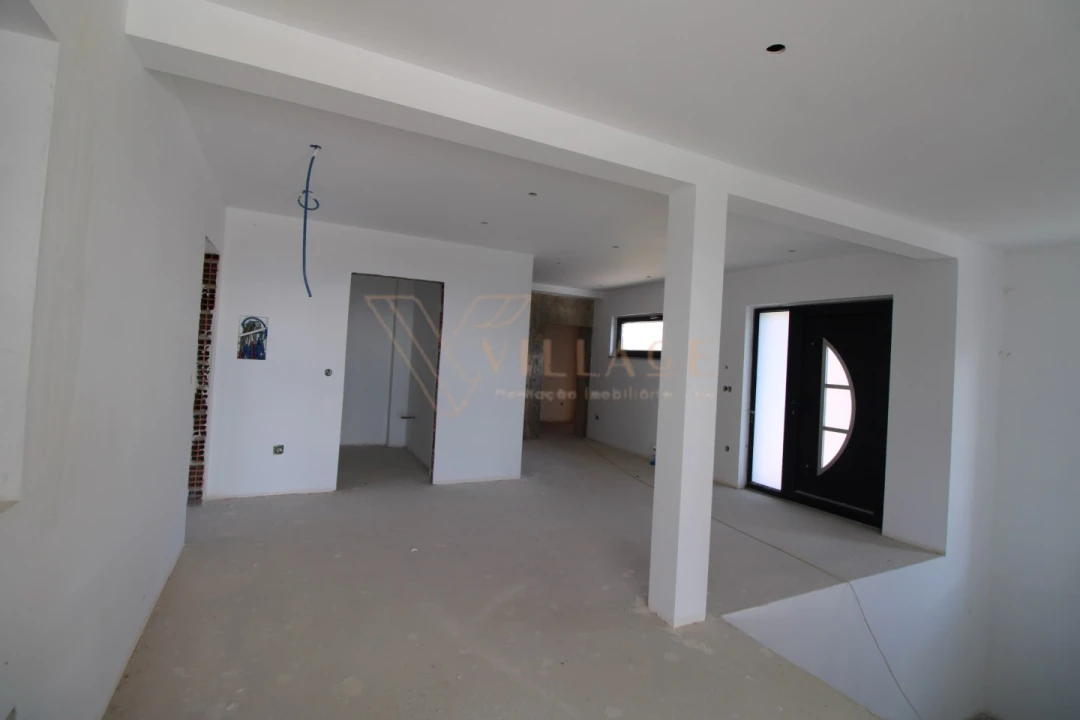 Moradia T4 para Venda em Loivo Foto 18