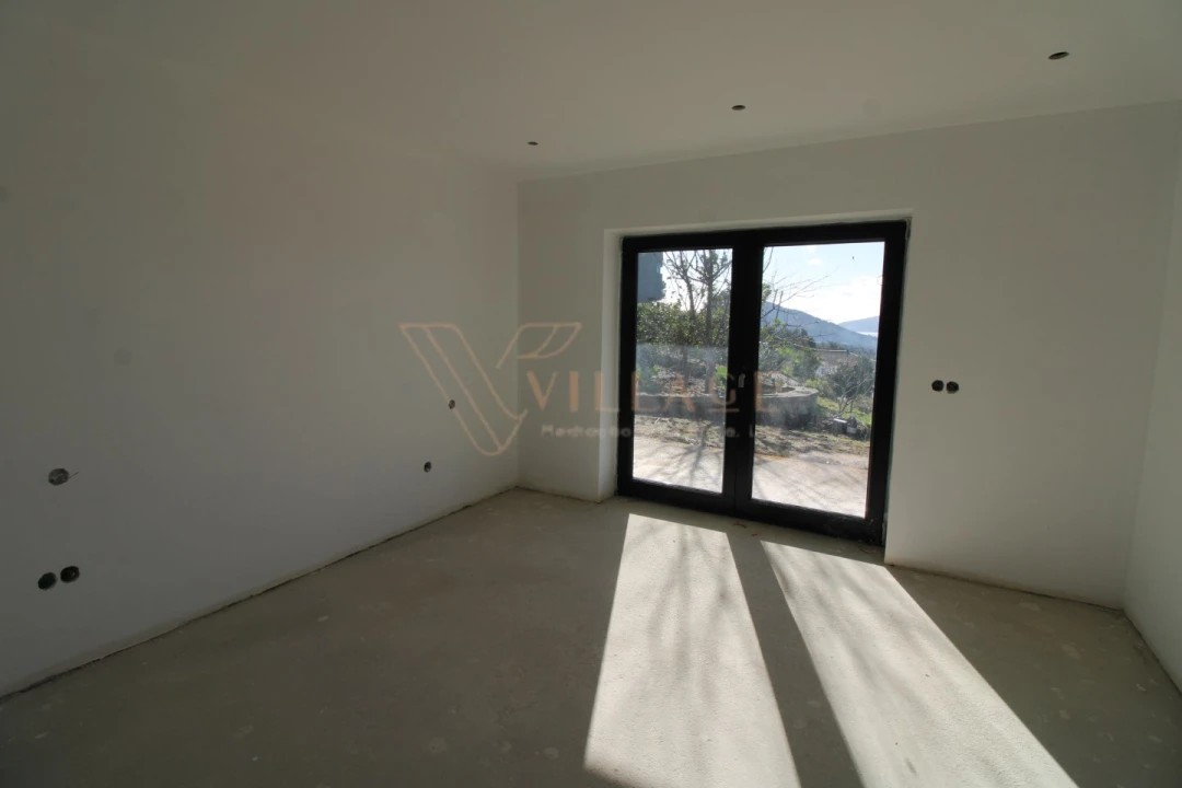 Moradia T4 para Venda em Loivo Foto 21