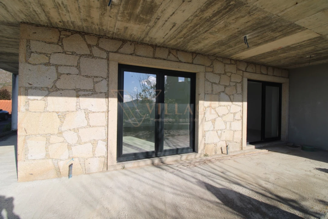 Moradia T4 para Venda em Loivo Foto 25