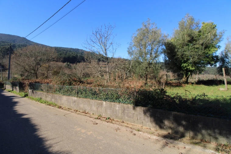 Terreno para Venda em Cornes Foto 12