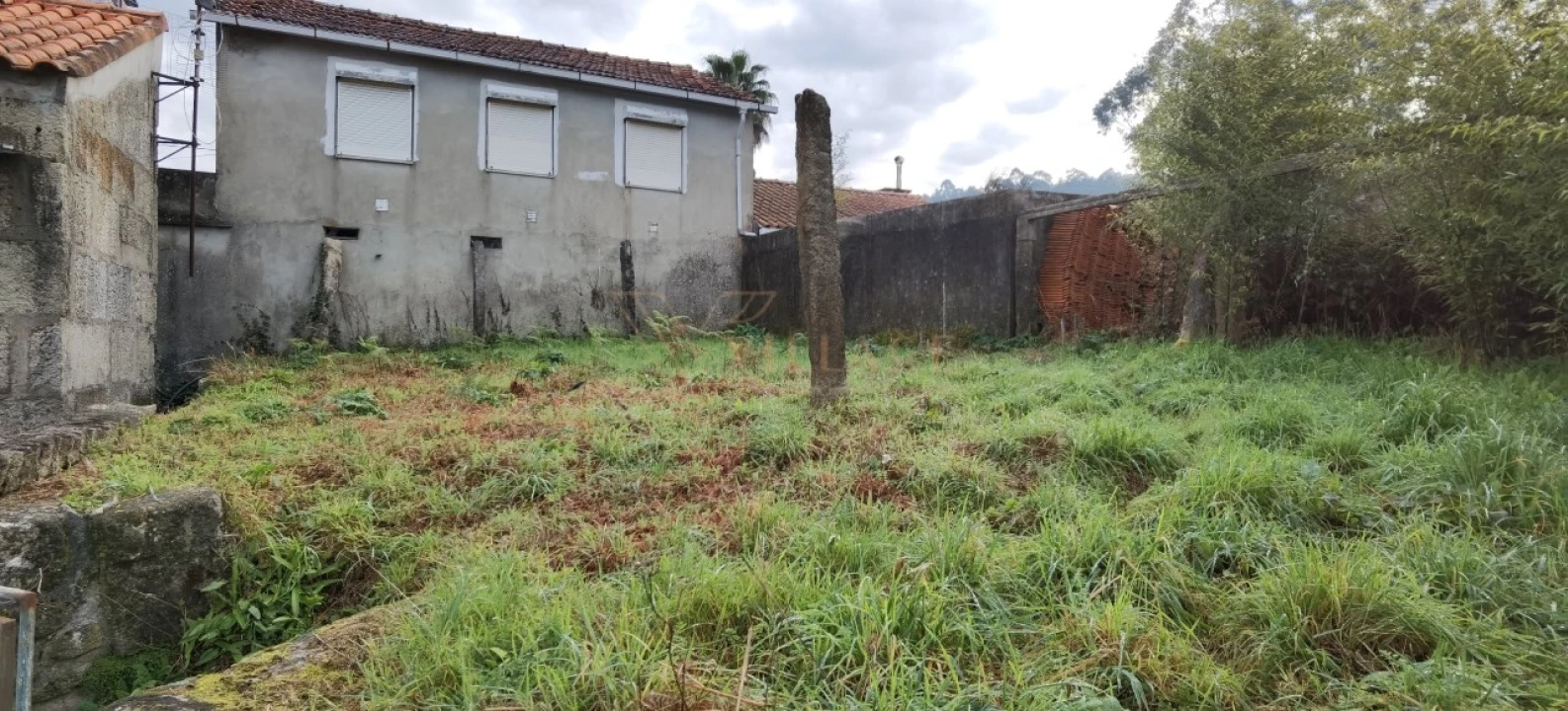 Moradia T2 para Venda em Gondarem Foto 3