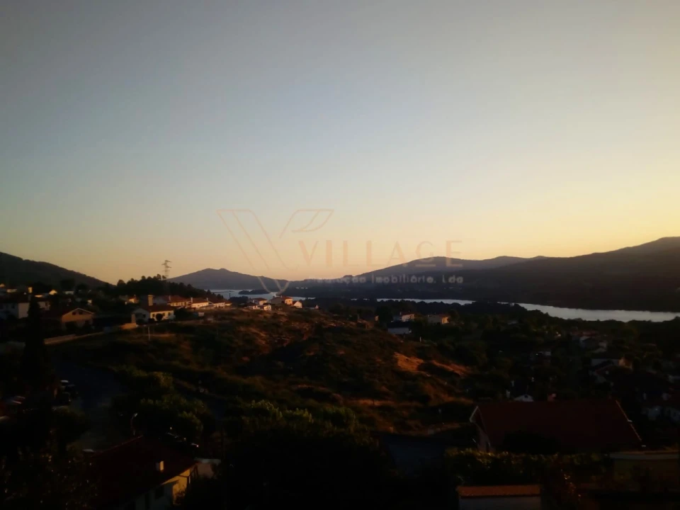 Moradia T3 para Venda em Loivo Foto 10