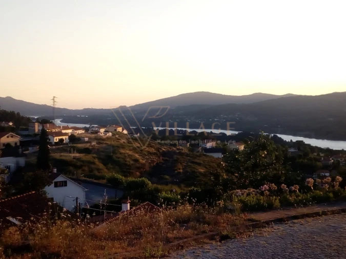 Moradia T3 para Venda em Loivo Foto 9