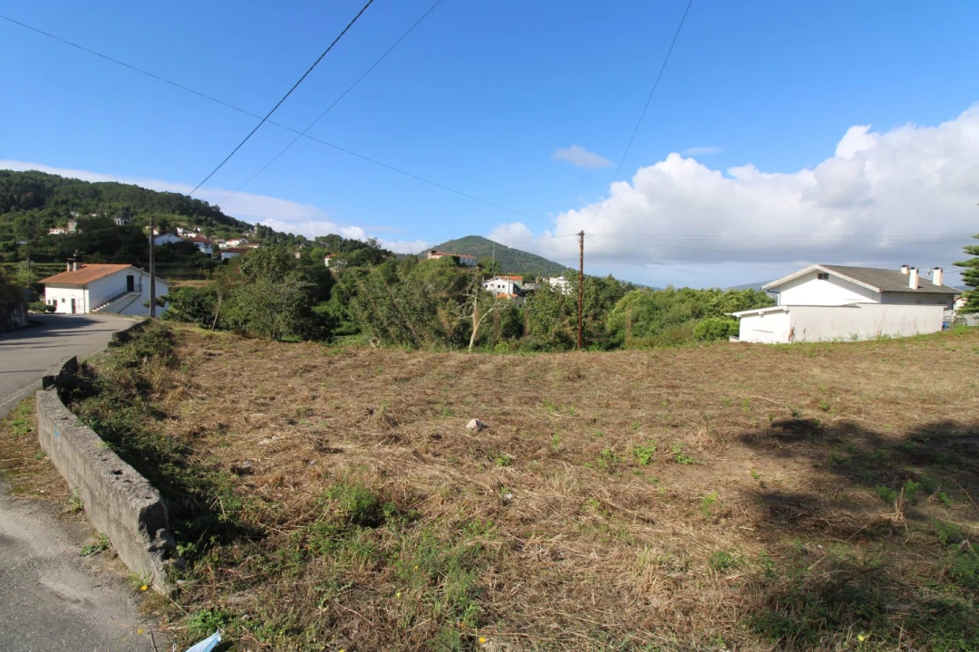 Terreno para Venda em Gondarem Foto 5