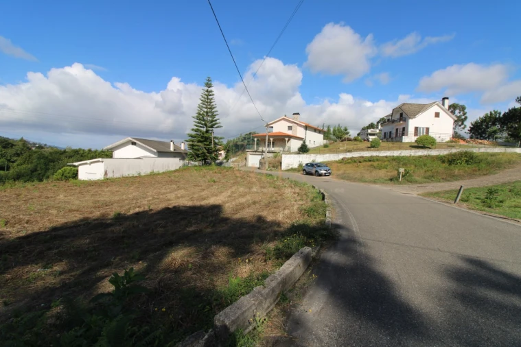 Terreno para Venda em Gondarem Foto 4