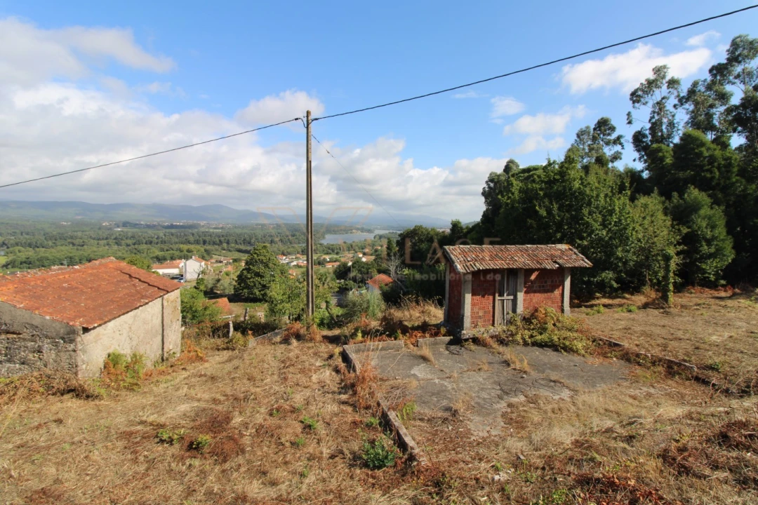 Terreno para Venda em Gondarem Foto 1