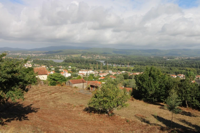 Terreno para Venda em Gondarem Foto 18