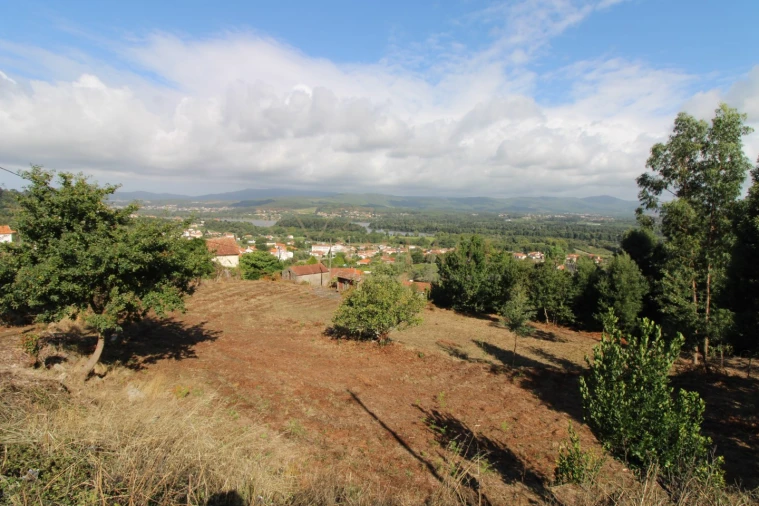 Terreno para Venda em Gondarem Foto 19