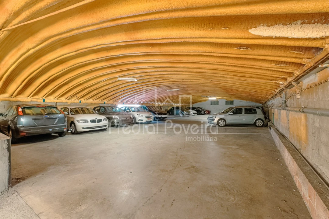 Negócio para Venda em Póvoa de Varzim, Beiriz e Argivai Foto 1