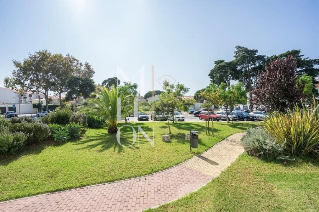 Apartamento T4 para Venda em Carcavelos e Parede Foto 1