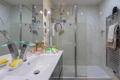 Apartamento T4 para Venda em Carcavelos e Parede