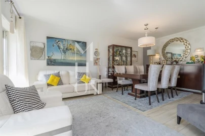 Apartamento T4 para Venda em Carcavelos e Parede