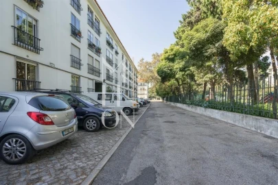 Apartamento T4 para Venda em Carcavelos e Parede