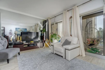 Apartamento T4 para Venda em Carcavelos e Parede