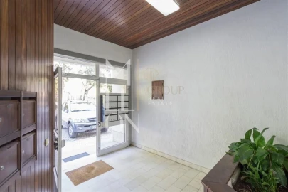 Apartamento T4 para Venda em Carcavelos e Parede
