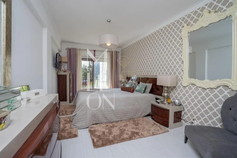 Apartamento T4 para Venda em Carcavelos e Parede Foto 34