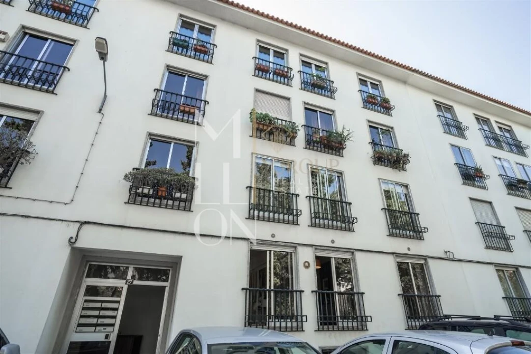 Apartamento T4 para Venda em Carcavelos e Parede Foto 3