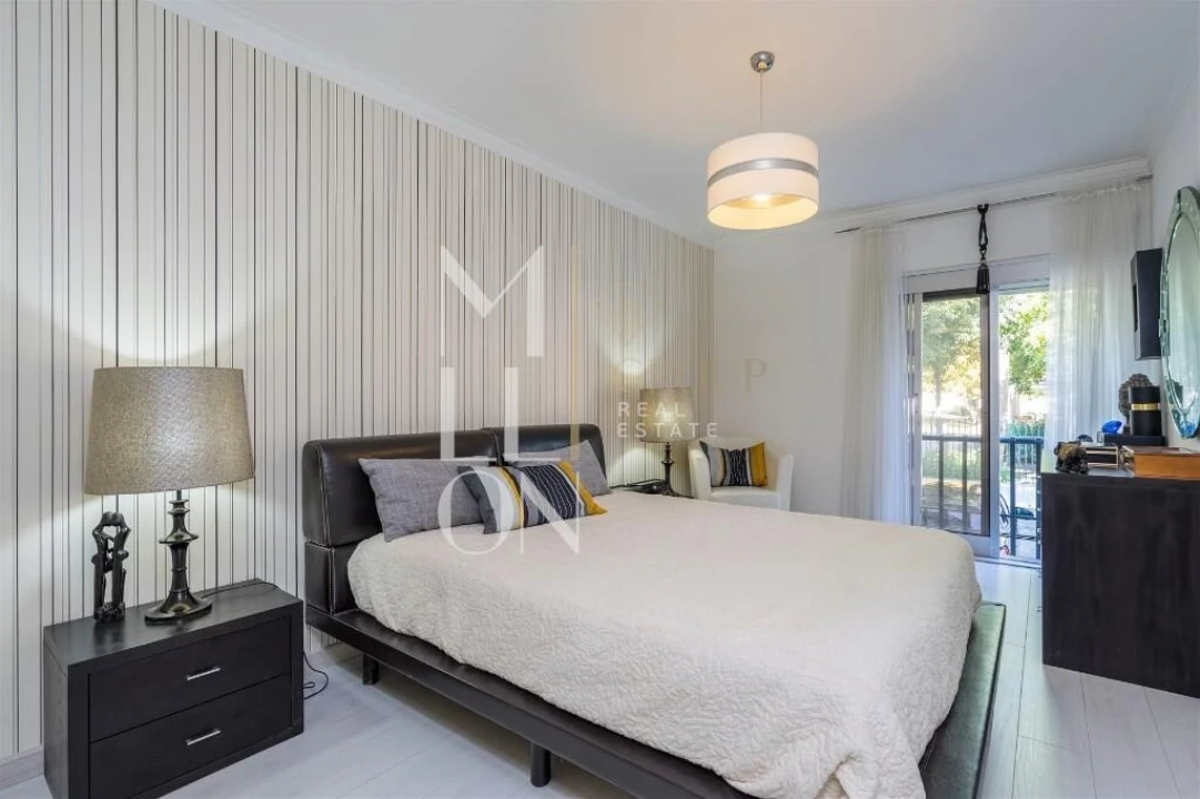 Apartamento T4 para Venda em Carcavelos e Parede Foto 28