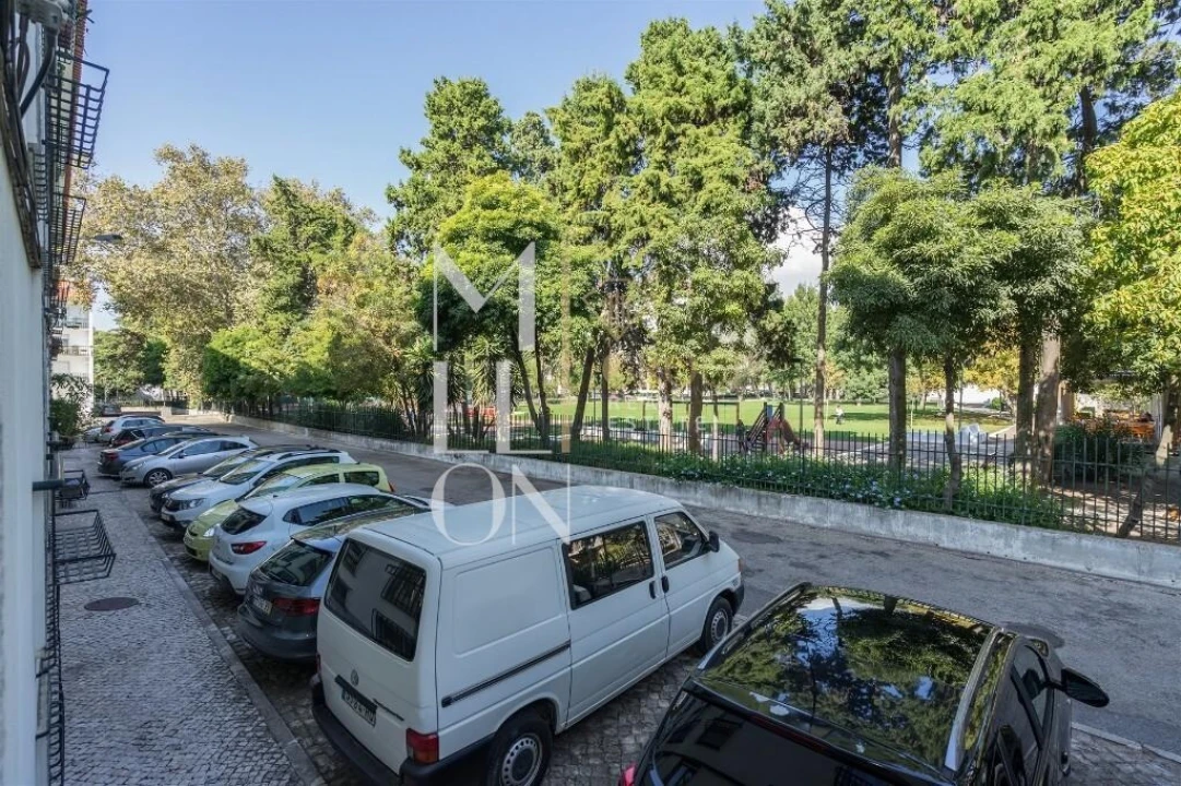Apartamento T4 para Venda em Carcavelos e Parede Foto 40