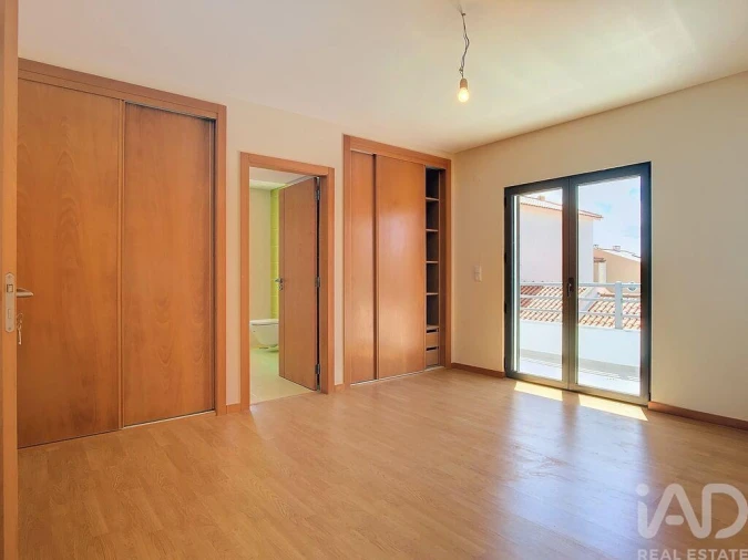 Moradia T4 para Venda em Silveira Foto 23