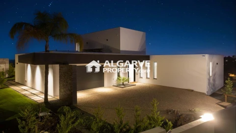 Moradia T4 para Venda em Boliqueime