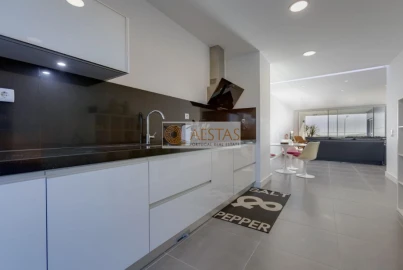 Apartamento T2 para Venda em Lagos (São Sebastião e Santa Maria)