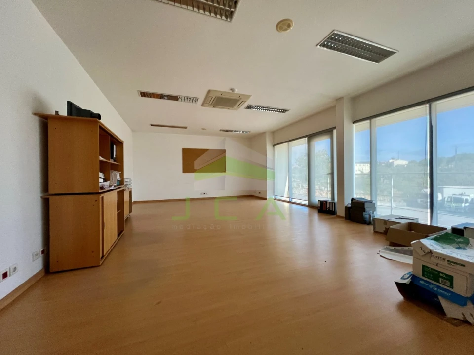 Armazém para Arrendamento em Santa Catarina da Serra e Chainça Foto 11