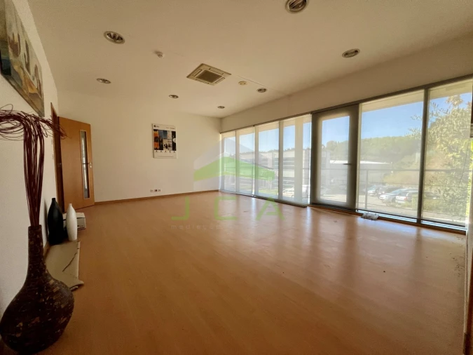 Armazém para Arrendamento em Santa Catarina da Serra e Chainça Foto 10