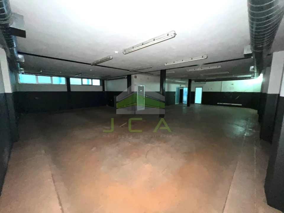 Armazém para Arrendamento em Atouguia Foto 21