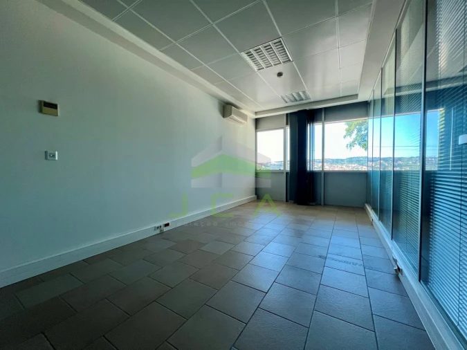 Armazém para Arrendamento em Atouguia Foto 17