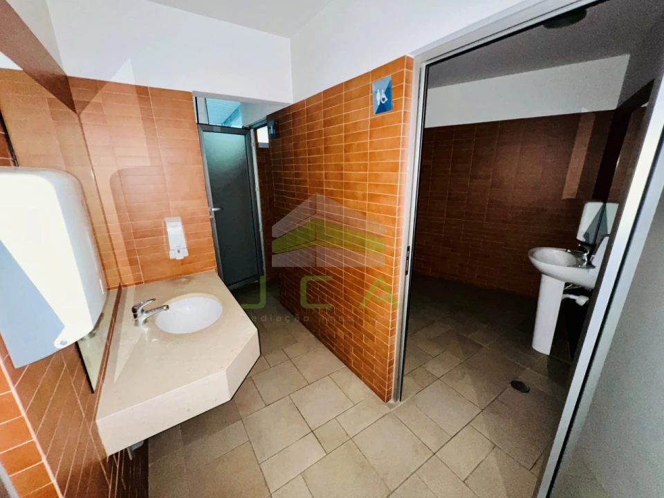 Armazém para Venda em Atouguia Foto 12