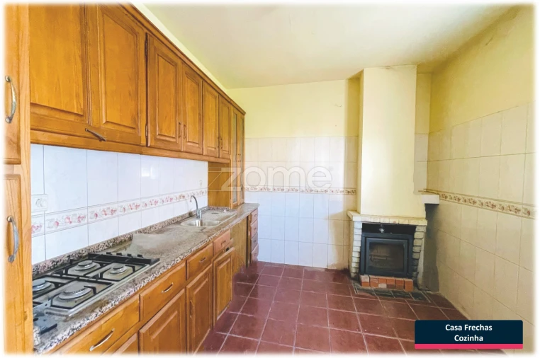 Moradia T3 para Venda em Frechas Foto 12