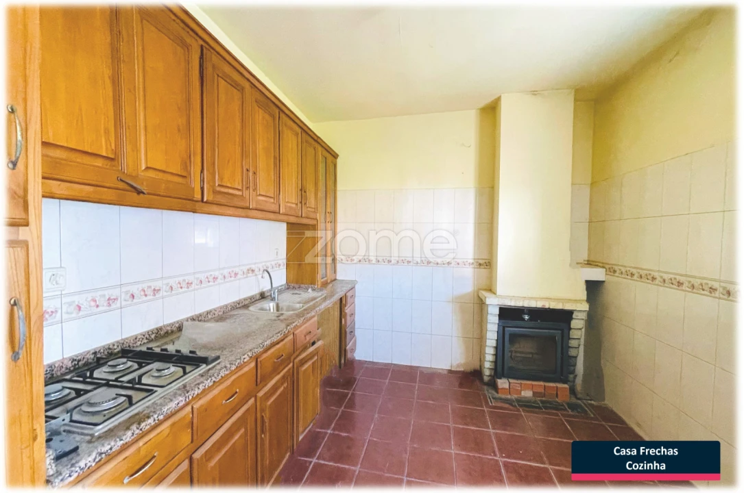 Moradia T3 para Venda em Frechas Foto 12