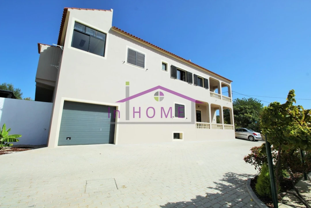 Moradia T5 para Venda em Loule (São Sebastião) Foto 6