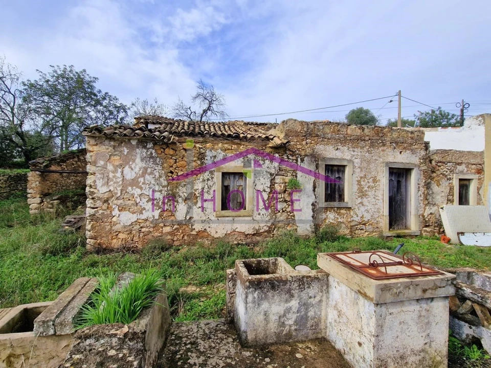 Moradia T2 para Venda em Loule (São Sebastião) Foto 1