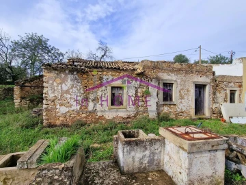 Moradia T2 para Venda em Loule (São Sebastião)