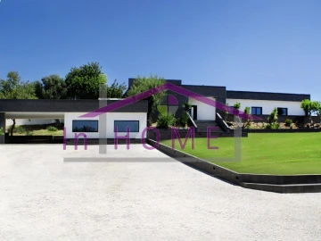 Moradia T6 para Venda em Conceição e Estoi