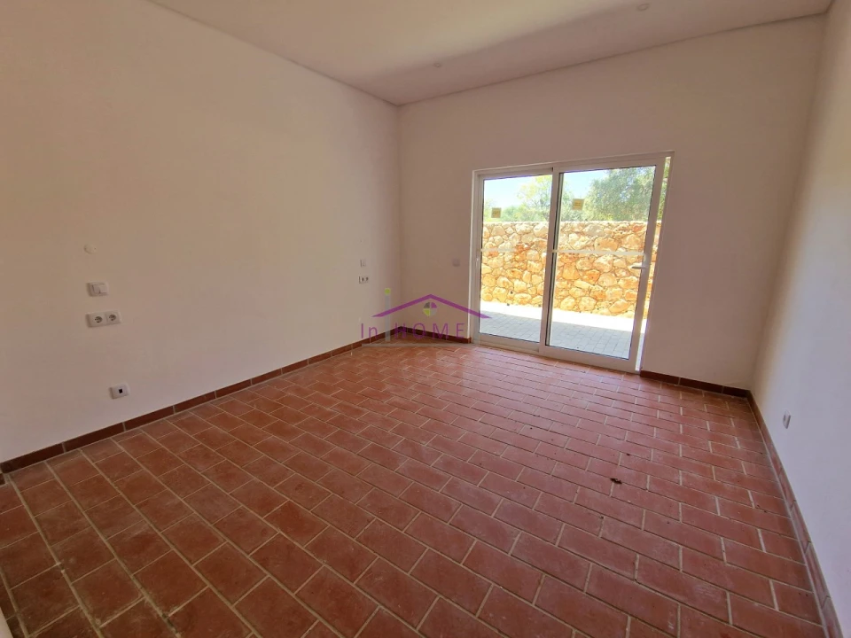 Moradia T12 para Venda em Salir Foto 12
