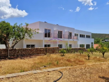 Moradia T12 para Venda em Salir