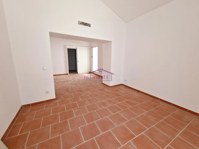 Moradia T12 para Venda em Salir Foto 22
